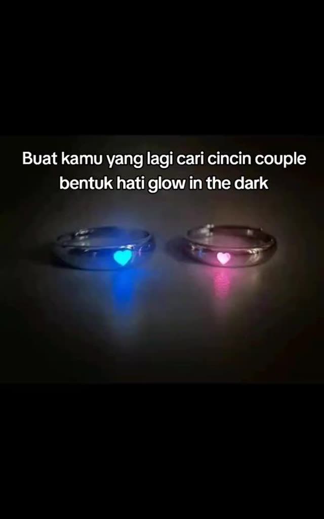 Iklan TikTok cincin couple glow in the dark